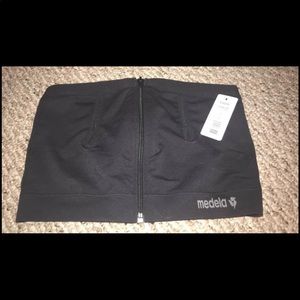 Hands free pumping bra